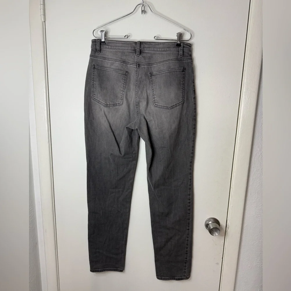 Eileen Fisher faded black/gray organic cotton tapered ankle high waist jeans 10